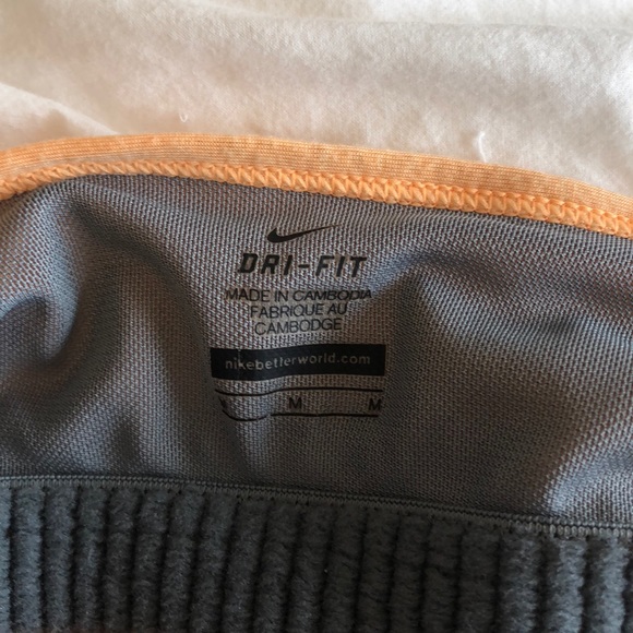 Nike Athletic Top - Picture 3 of 3